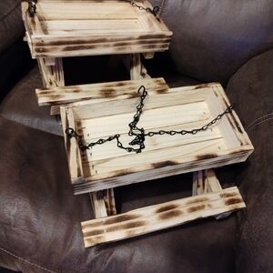 Picnic table bird feeder